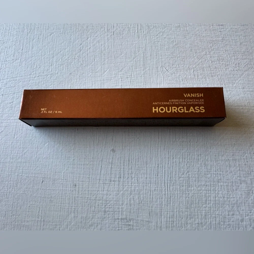 NWT Hourglass Vanish™ Airbrush Concealer in Silk